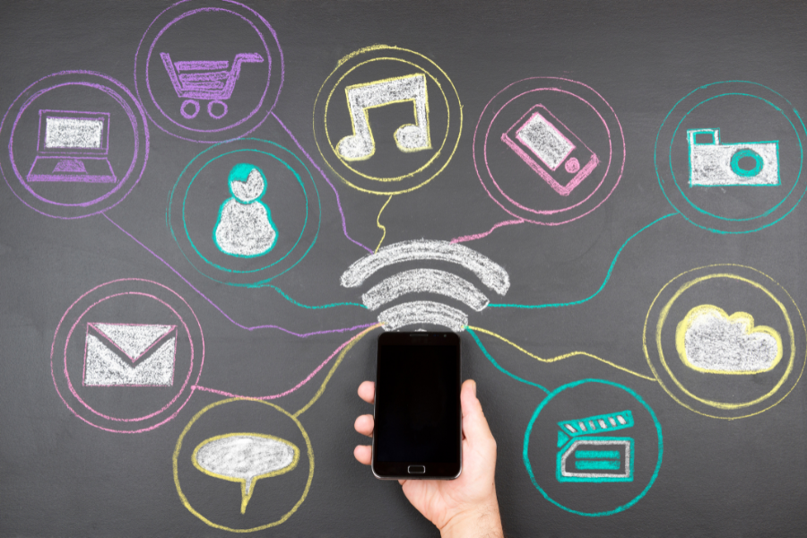 Како друштвене мреже обликују емоције и расположење